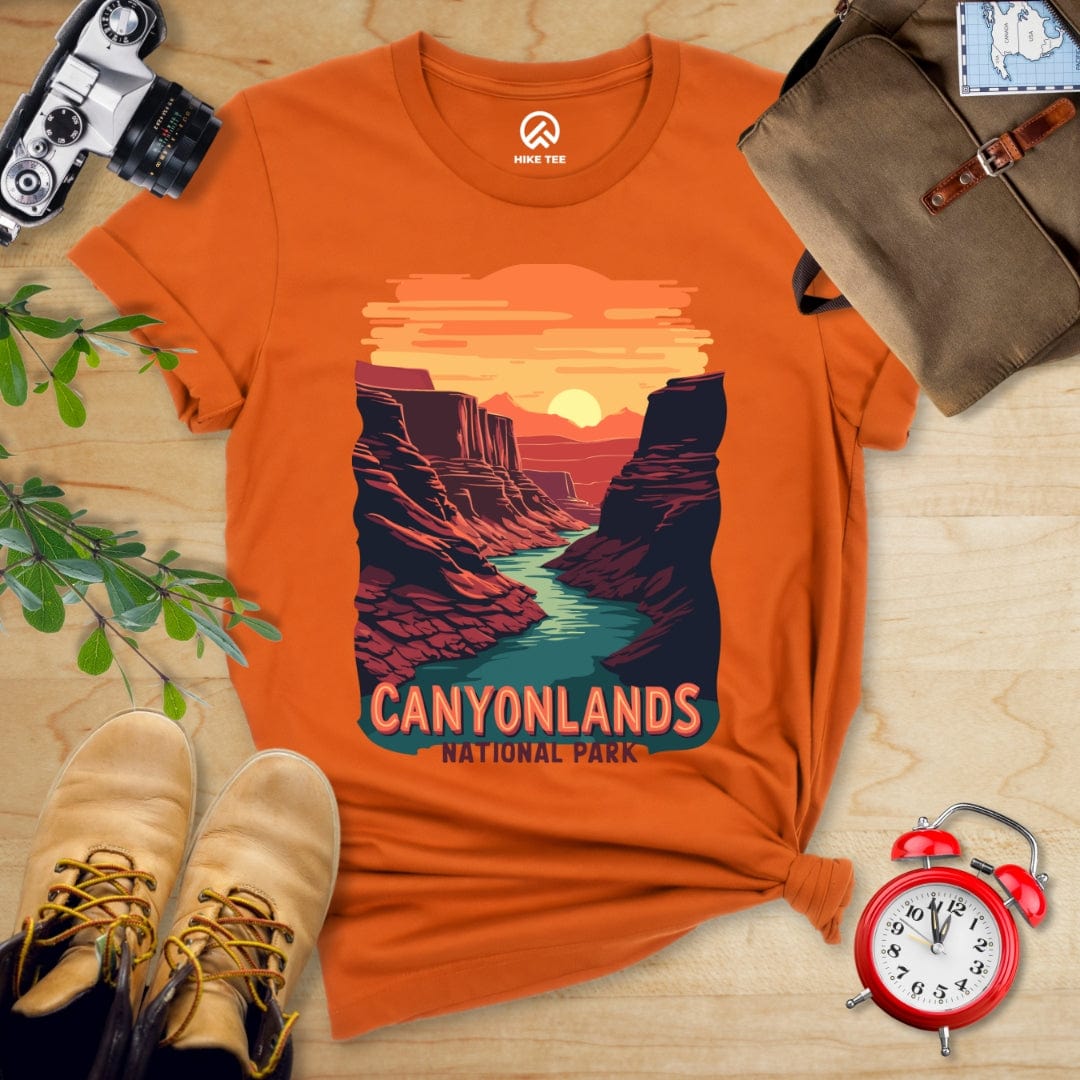 Hike Tee T-Shirt Autumn / S Canyonlands National Park Shirt