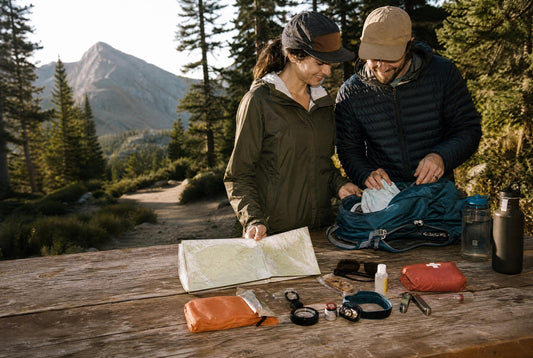 ten essentials hiking: Day Hike Guide