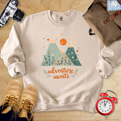Hike Tee Sweatshirt 720_Adventure Awaits