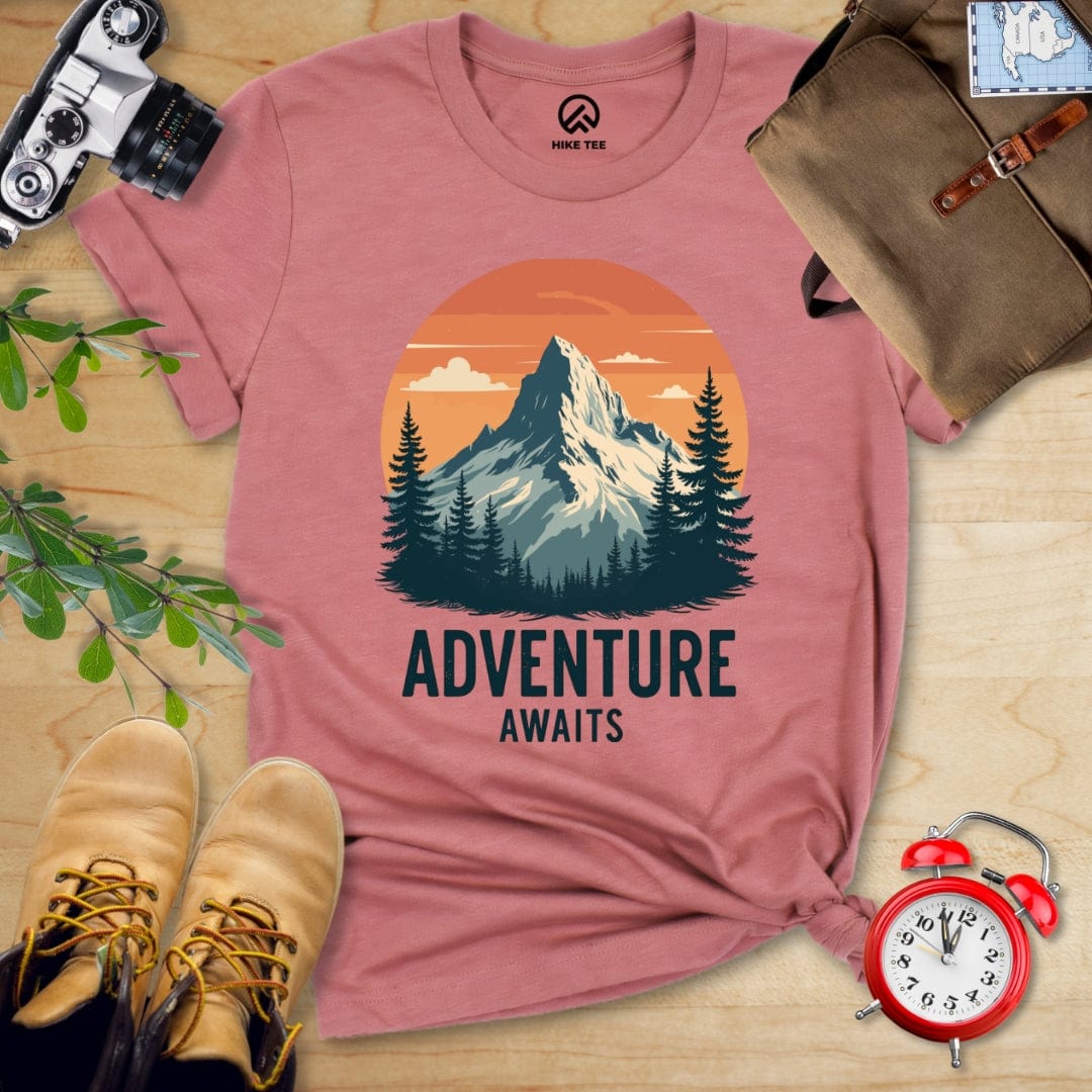 Hike Tee T-Shirt Heather Mauve / S Adventure Awaits Shirt