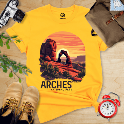 Hike Tee T-Shirt Gold / S Arches National Park Shirt