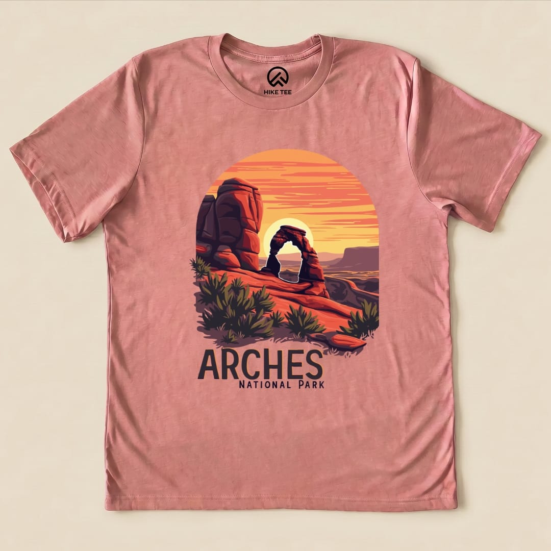 Hike Tee T-Shirt Heather Mauve / S Arches National Park Shirt