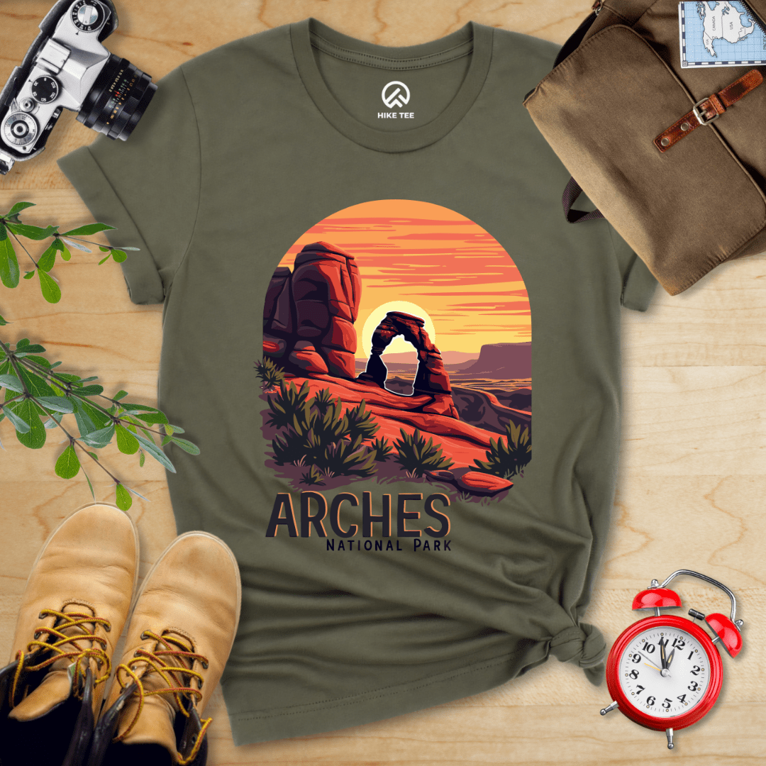 Hike Tee T-Shirt Military Green / S Arches National Park Shirt