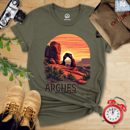 Hike Tee T-Shirt Military Green / S Arches National Park Shirt