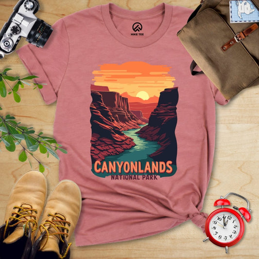 Hike Tee T-Shirt Heather Mauve / S Canyonlands National Park Shirt
