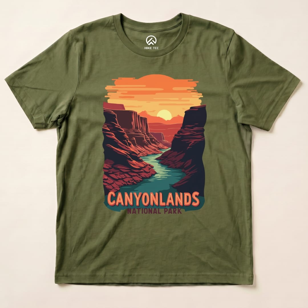 Hike Tee T-Shirt Military Green / S Canyonlands National Park Shirt
