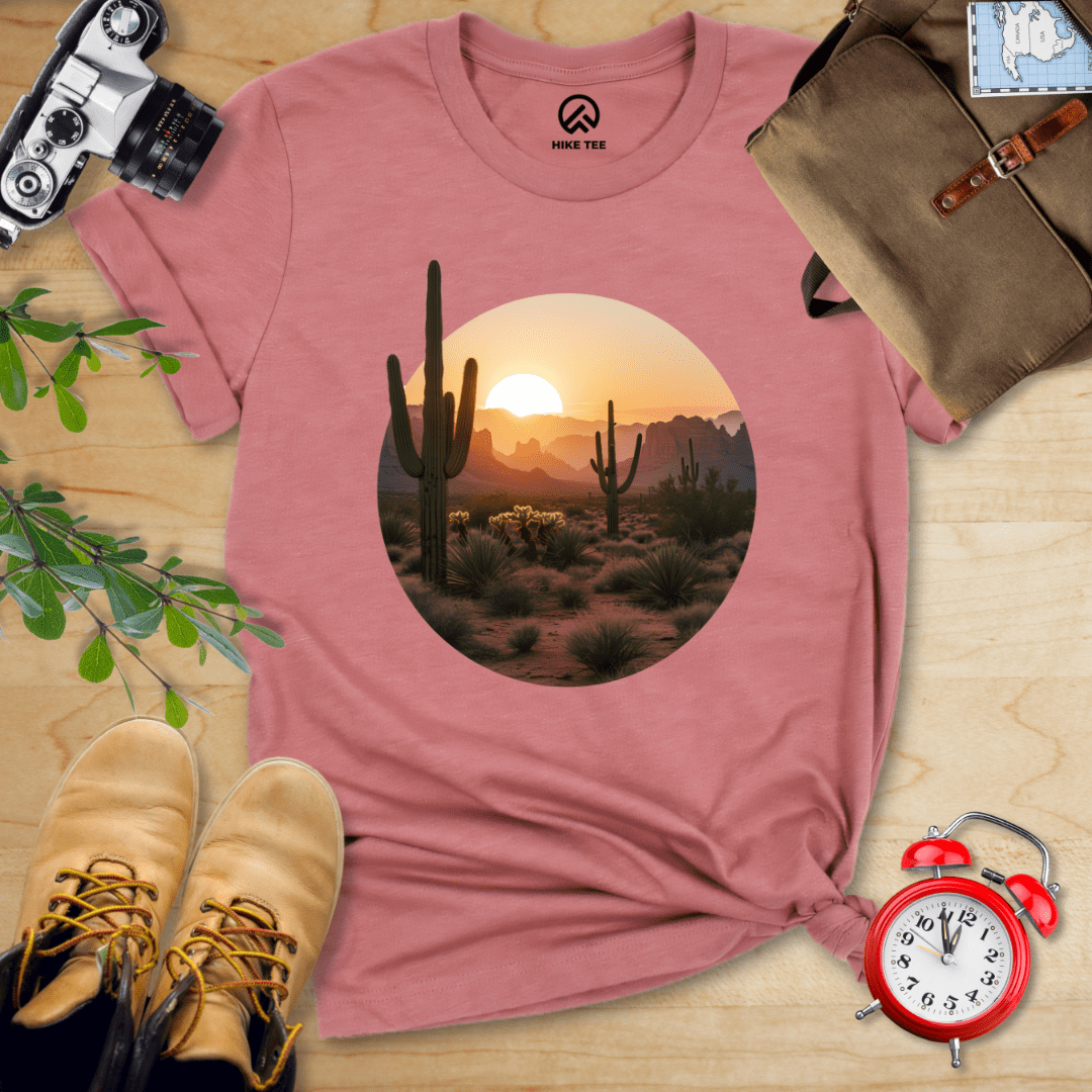Hike Tee T-Shirt Heather Mauve / S Desert With Cactus Shirt