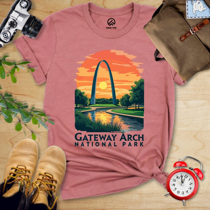 Hike Tee T-Shirt Heather Mauve / S Gateway Arch National Park Shirt