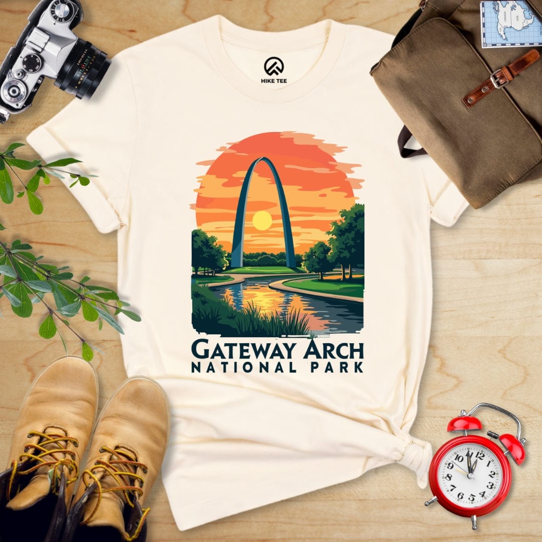 Hike Tee T-Shirt Natural / S Gateway Arch National Park Shirt