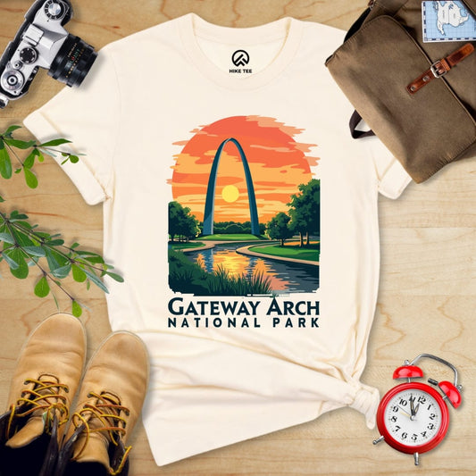 Hike Tee T-Shirt Natural / S Gateway Arch National Park Shirt