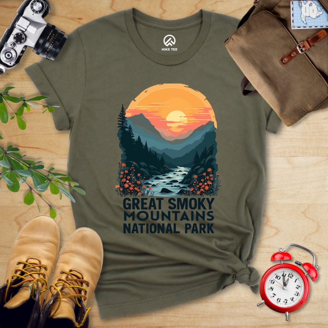 Hike Tee T-Shirt Military Green / S Great Smoky Mountains National Park Shirt