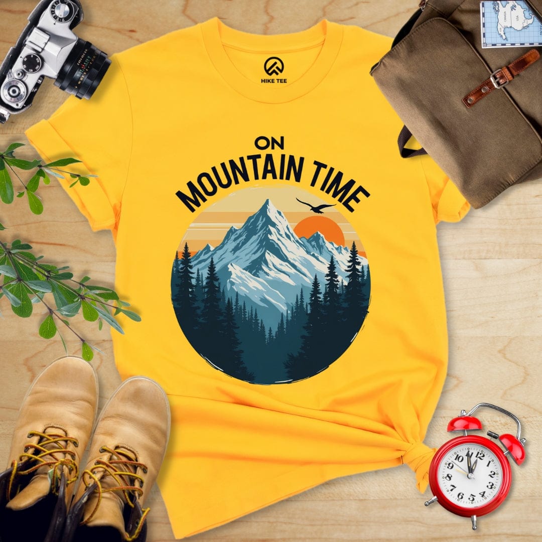 Hike Tee T-Shirt Gold / S On Mountain Time Shirt