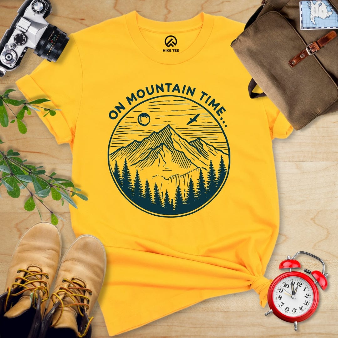 Hike Tee T-Shirt Gold / S On Mountain Time Shirt