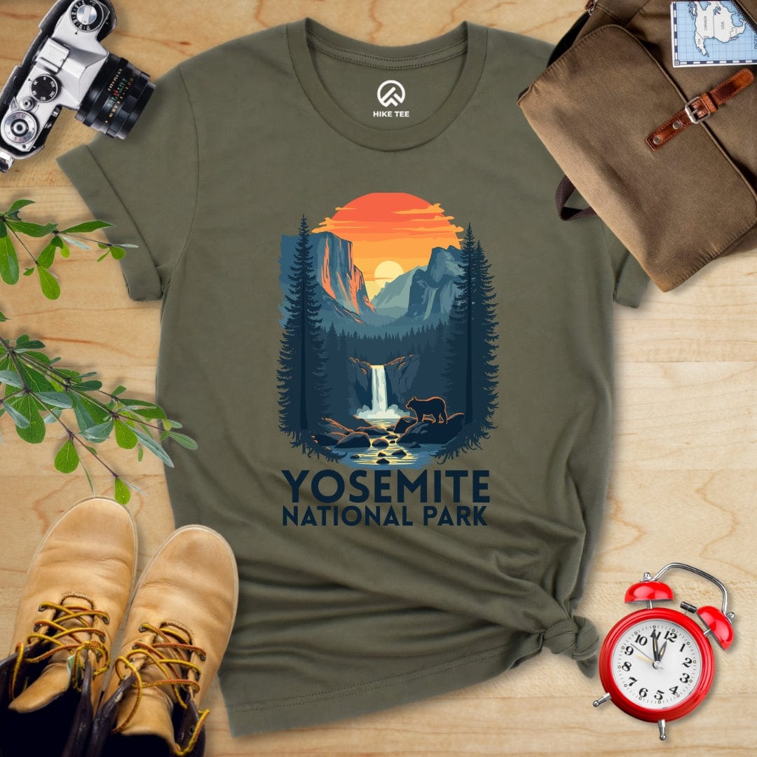 Hike Tee T-Shirt Military Green / S Yosemite National Park Shirt