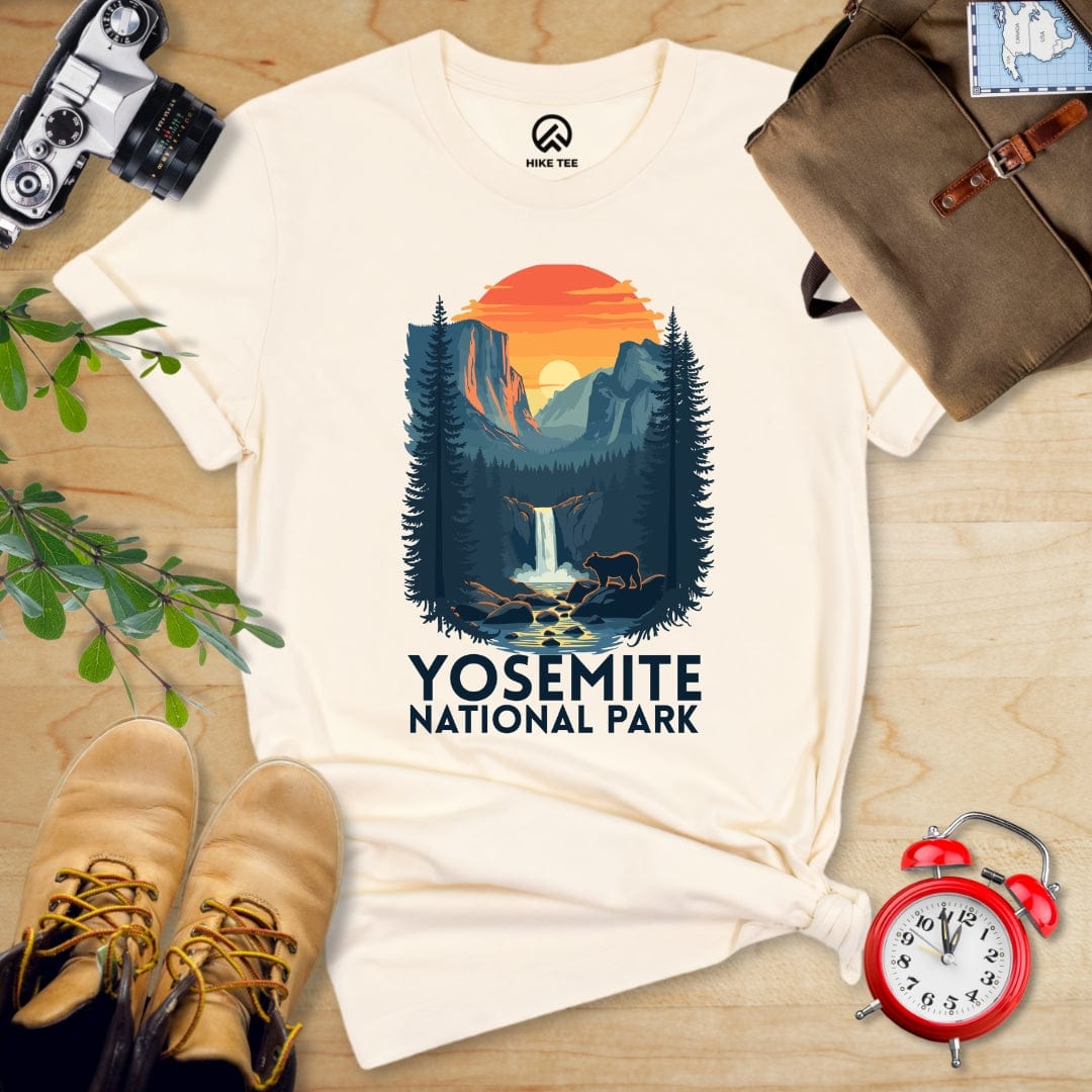 Hike Tee T-Shirt Natural / S Yosemite National Park Shirt